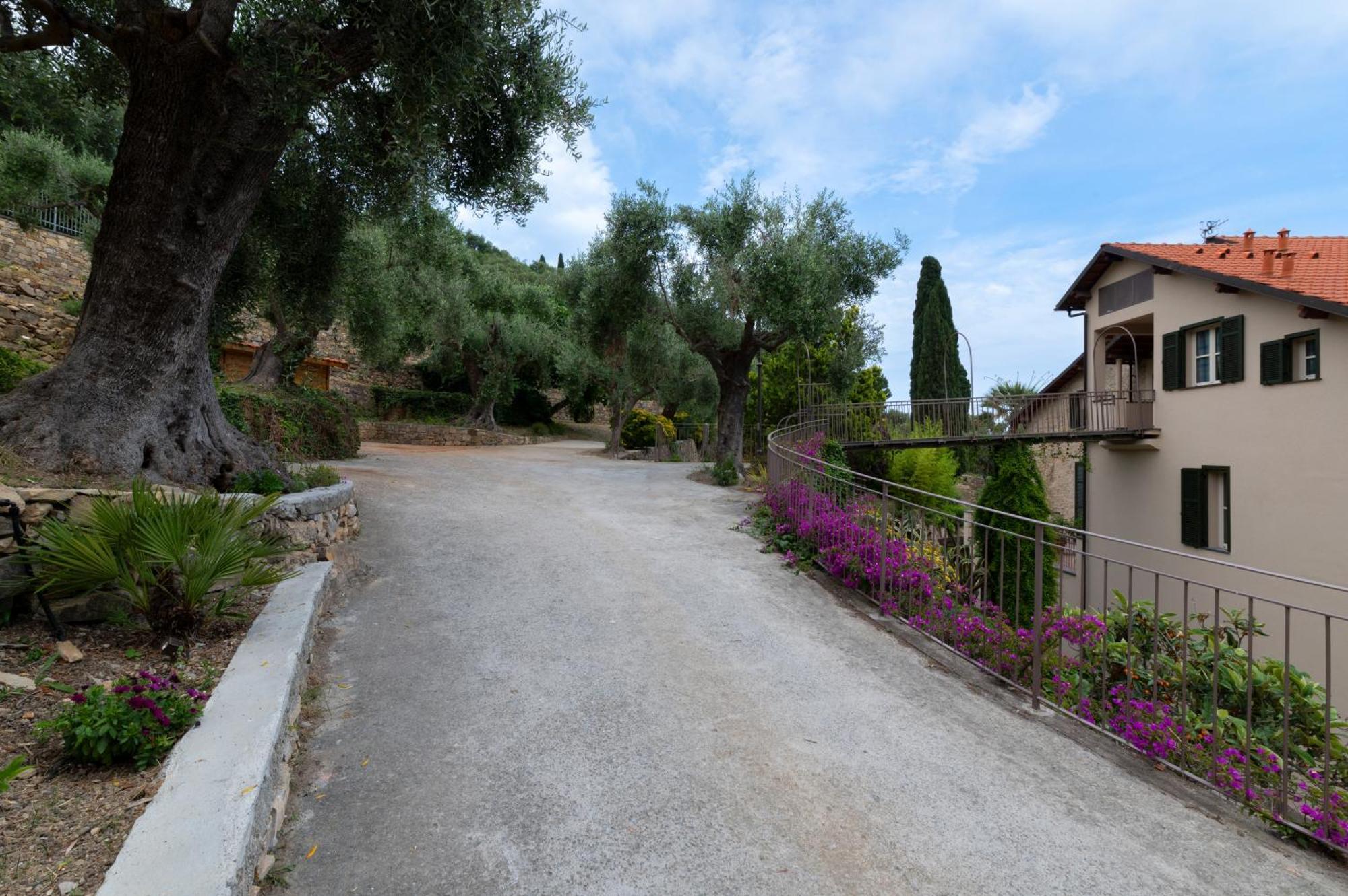 Villa Rappis Imperia Exterior foto